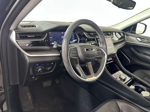 Used 2022 Jeep Grand Cherokee Limited 4xe image 12