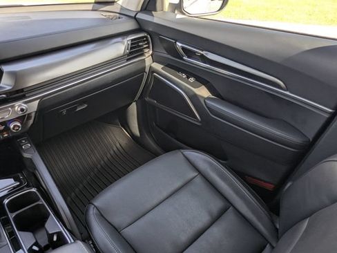 Certified 2024 Kia Telluride S w/ S Sunroof Package FWD image 23