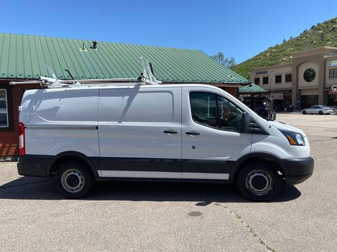 Used 2017 Ford Transit 150 130 Low Roof RWD image 2