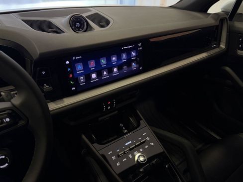 New 2026 Porsche Cayenne image 18