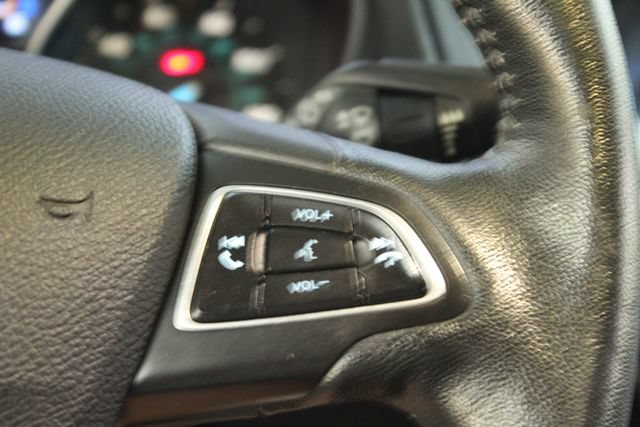Used 2016 Ford Focus SE w/ Equipment Group 201A FWD image 16