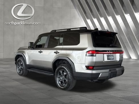 Used 2024 Lexus GX 550 AWD/4WD image 2