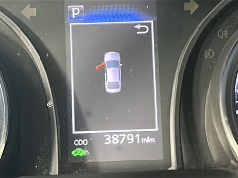 Used 2020 Toyota Camry LE FWD image 18