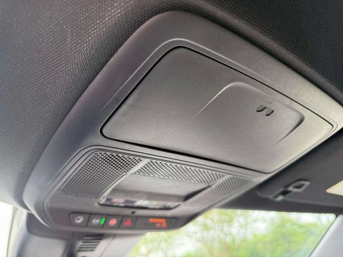 Used 2024 Chevrolet Traverse LT FWD image 31