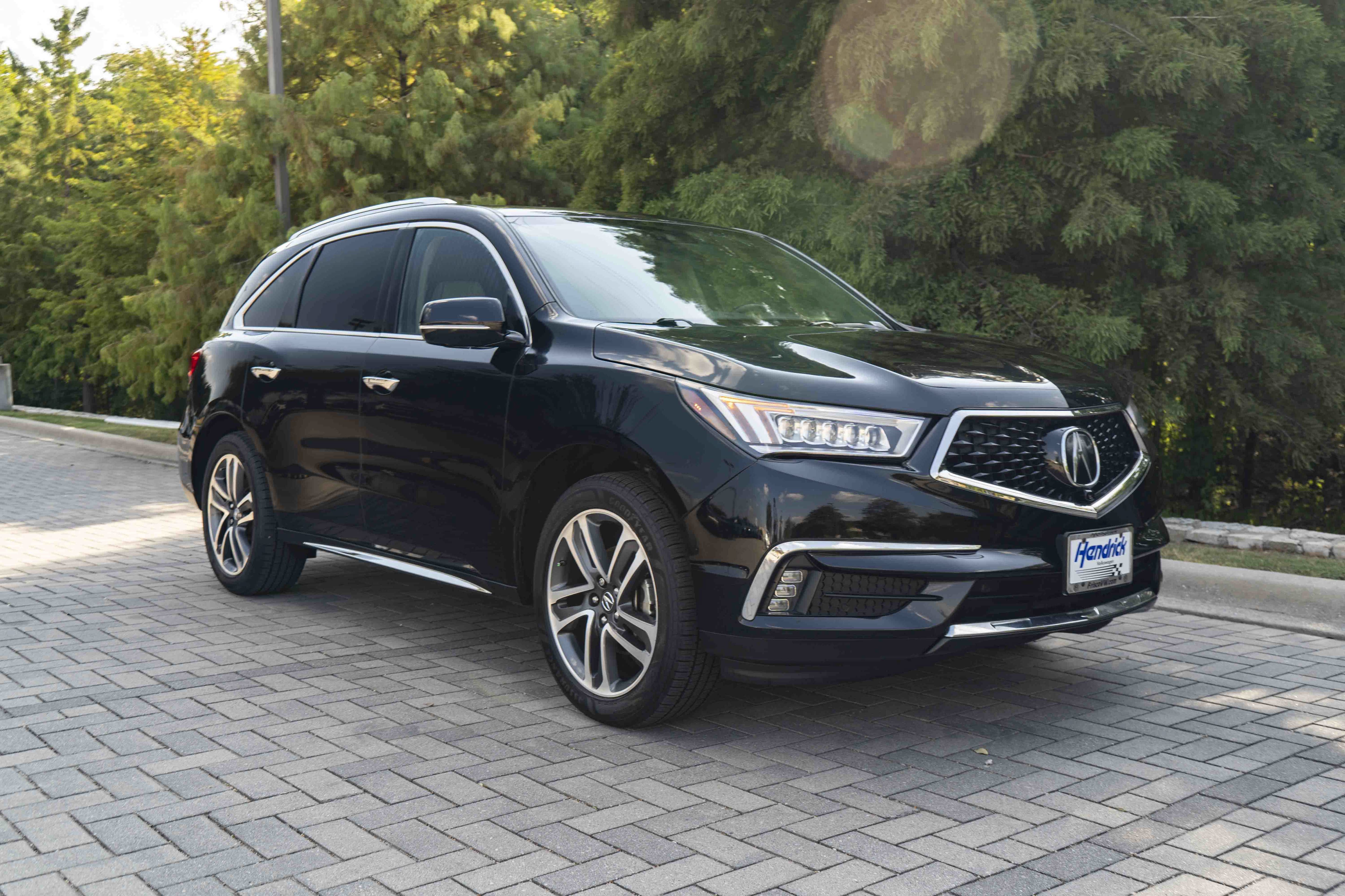 Used 2018 Acura MDX w/ Advance Package FWD image 2