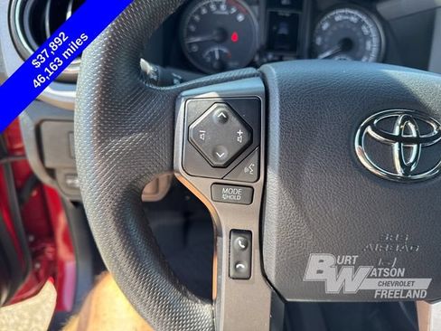 Used 2022 Toyota Tacoma TRD Sport AWD/4WD image 21