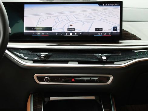 Used 2025 BMW X5 sDrive40i w/ Premium Package RWD image 10