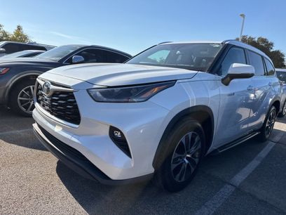 Used 2021 Toyota Highlander XLE
