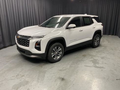 New 2026 Chevrolet Equinox LT w/ Safety and Technology Package image 2