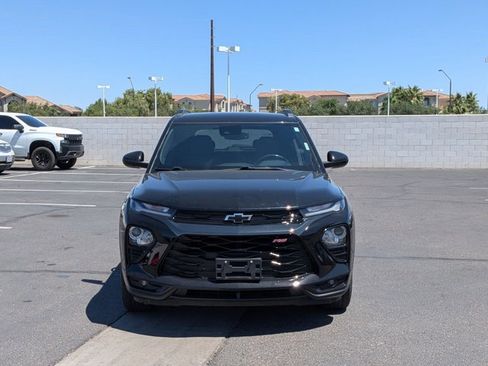 Used 2021 Chevrolet TrailBlazer RS w/ Technology Package FWD image 2