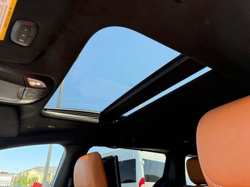 New 2026 Chrysler Pacifica Pinnacle image 21