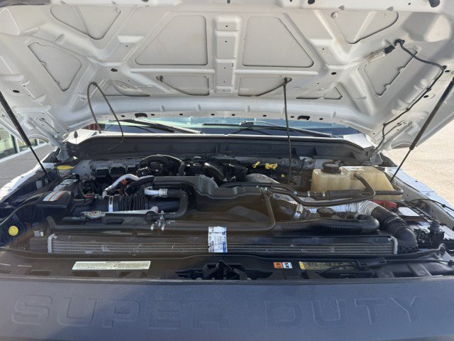 Used 2015 Ford F550 4x4 Regular Cab Super Duty image 16
