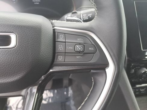 Certified 2022 Jeep Grand Cherokee Altitude AWD/4WD image 19