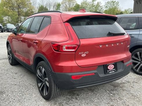 Used 2023 Volvo XC40 B5 Plus w/ Driver Assist Package AWD/4WD image 4