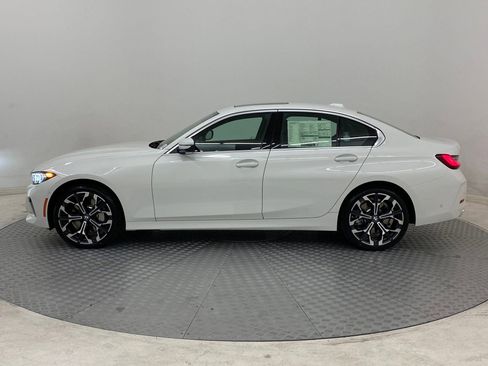 Used 2025 BMW 330i xDrive Sedan w/ Convenience Package image 2