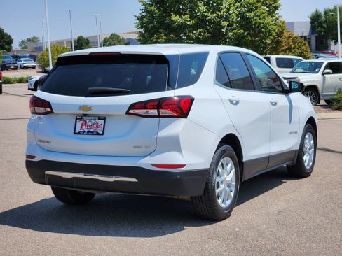 Used 2024 Chevrolet Equinox LT AWD/4WD image 3