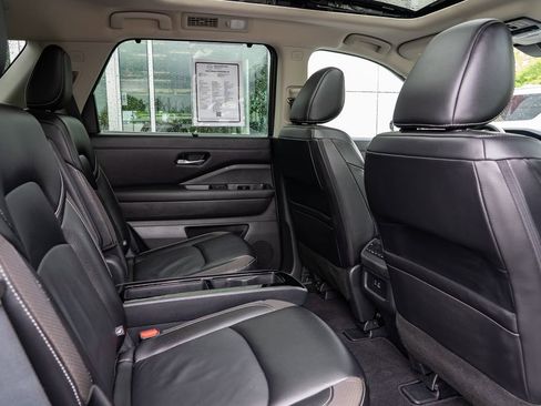Used 2024 Nissan Pathfinder SL w/ SL Premium Package AWD/4WD image 28