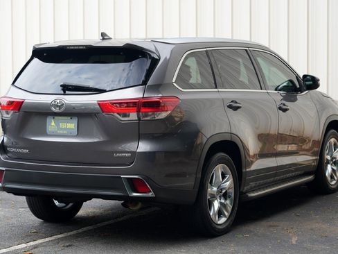 Used 2017 Toyota Highlander Limited FWD image 51