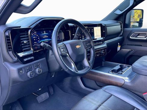 Used 2025 Chevrolet Silverado 3500 High Country w/ Technology Package image 17