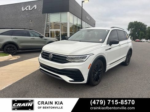 Used 2022 Volkswagen Tiguan SE R-Line FWD image 1