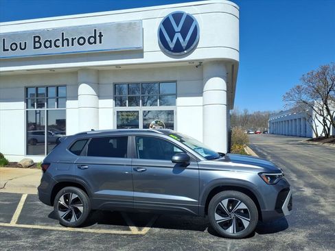 New 2026 Volkswagen Taos SE AWD/4WD image 1