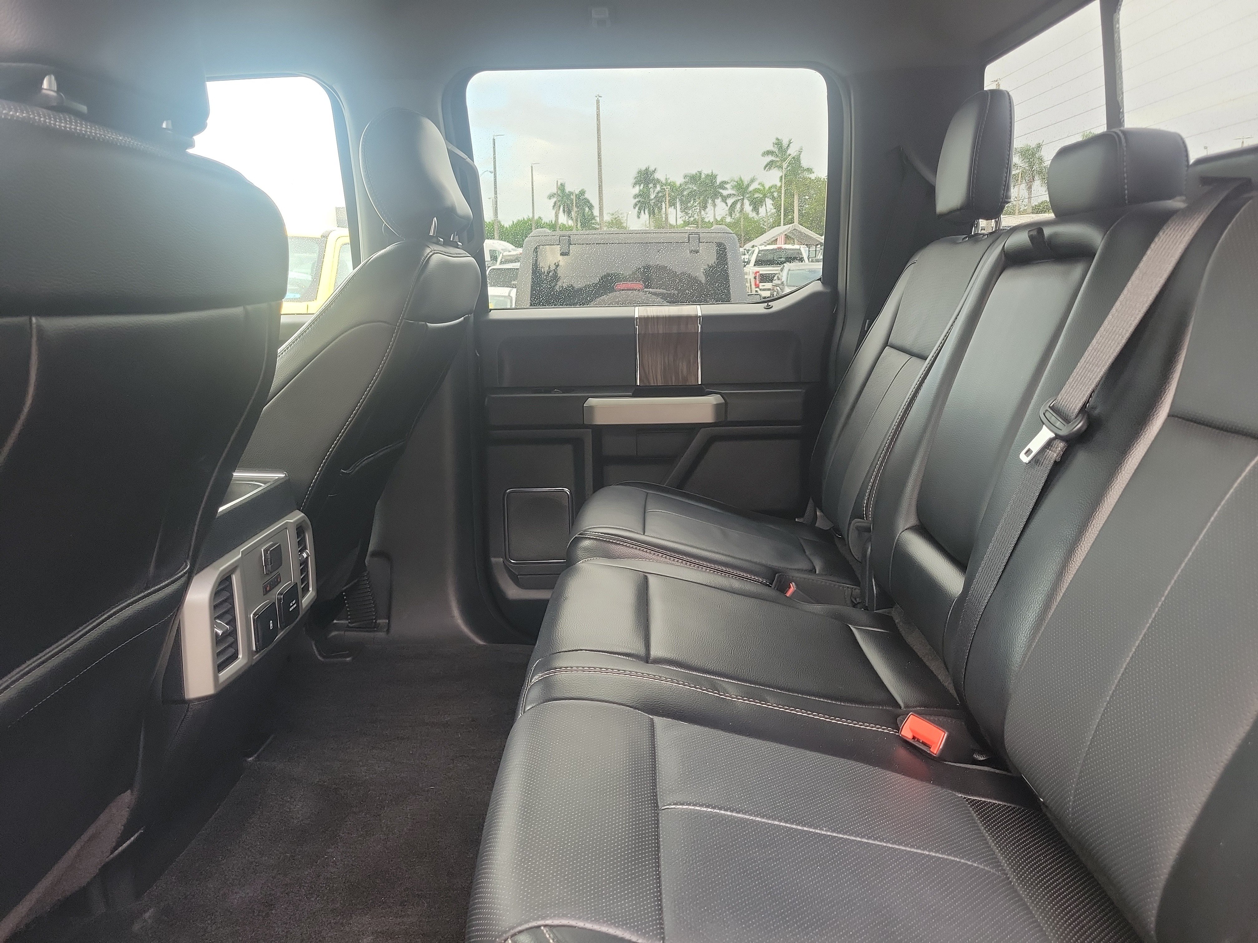Used 2018 Ford F150 Lariat w/ Equipment Group 502A Luxury AWD/4WD image 15