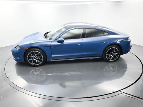 Used 2025 Porsche Taycan image 36