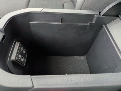 Used 2022 Toyota RAV4 SE AWD/4WD image 21