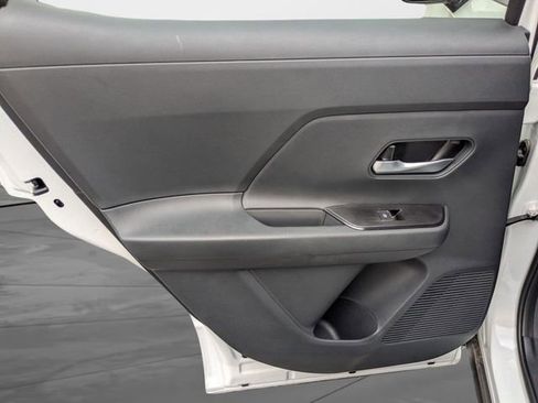 New 2026 Nissan Kicks SR w/ Cold Weather Package FWD image 28