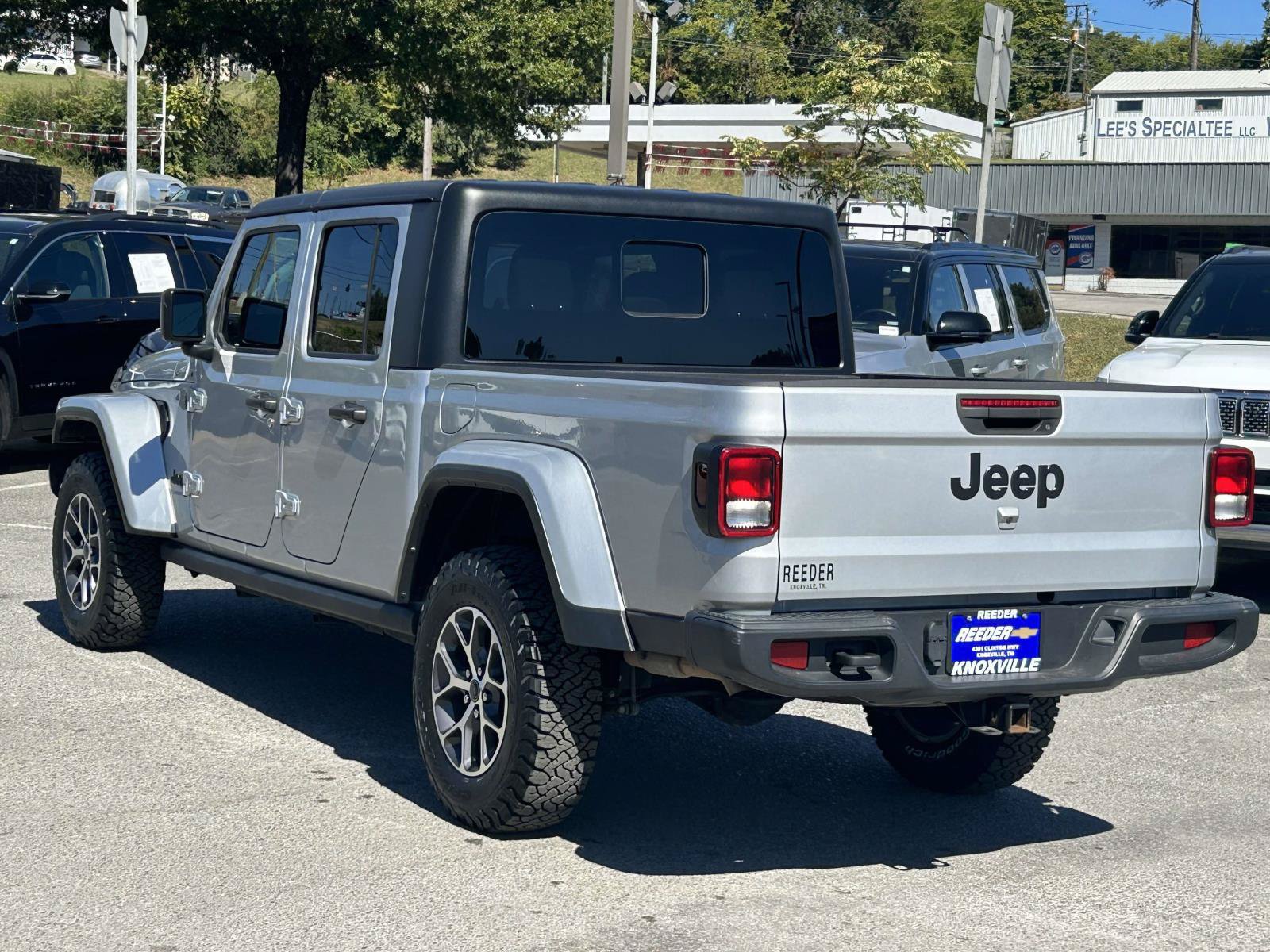 Used 2024 Jeep Gladiator Sport AWD/4WD image 5