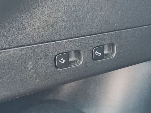 Used 2021 Tesla Model Y Performance image 34