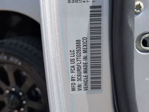 New 2026 RAM 2500 Laramie AWD/4WD image 38