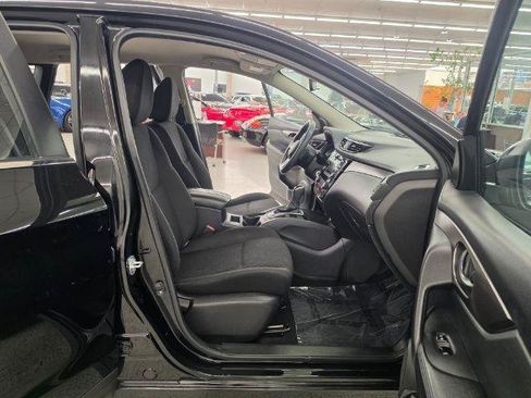 Used 2018 Nissan Rogue Sport S w/ S Appearance Package AWD/4WD image 33