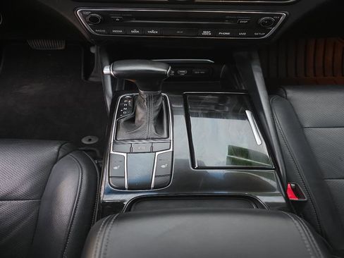 Used 2017 Kia Cadenza Premium w/ Luxury Package image 17