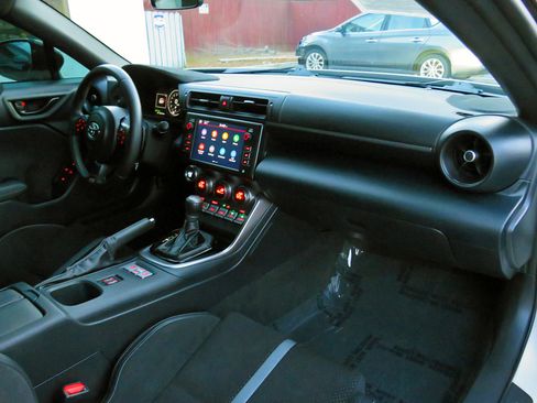 Used 2023 Toyota GR86 Premium image 26