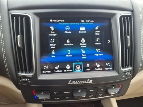 Used 2018 Maserati Levante GranLusso image 32