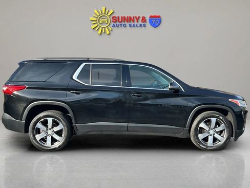 Used 2021 Chevrolet Traverse LT w/ LT Premium Package image 8