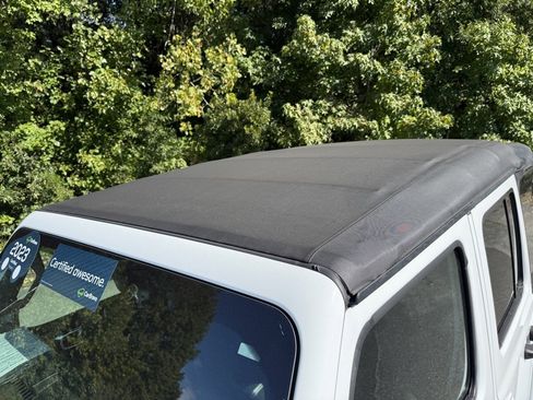 Used 2023 Jeep Wrangler Sahara image 11