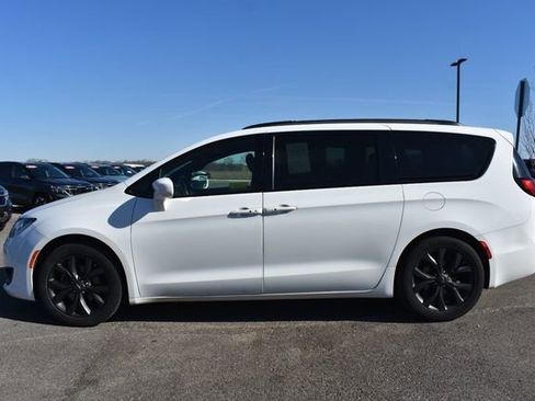 Used 2019 Chrysler Pacifica Touring Plus w/ S Appearance Package image 6