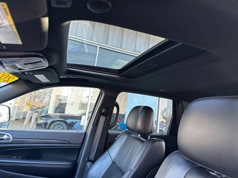 Used 2021 Jeep Grand Cherokee Laredo X AWD/4WD image 23