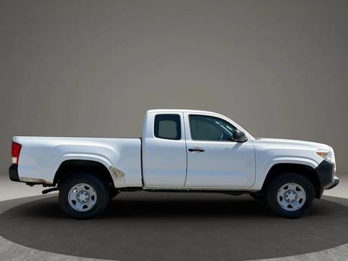Used 2016 Toyota Tacoma SR RWD image 10