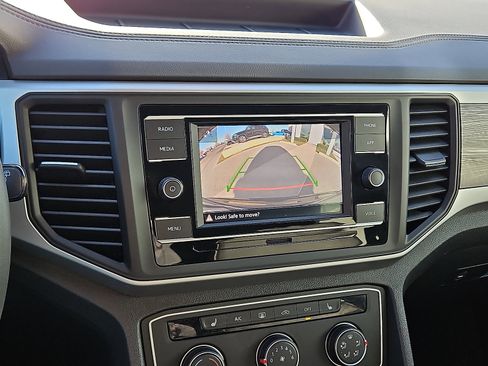 Used 2022 Volkswagen Atlas Cross Sport SE image 15