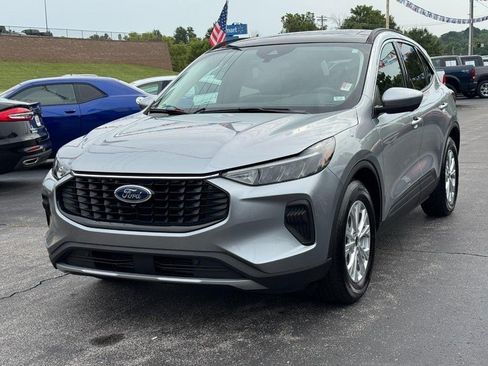 Used 2023 Ford Escape Active w/ Tech Pack #2 FWD image 9