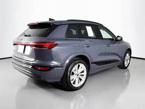 Certified 2025 Audi Q6 e-tron Premium w/ Convenience Package image 7