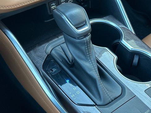 Used 2023 Toyota Highlander Platinum image 21