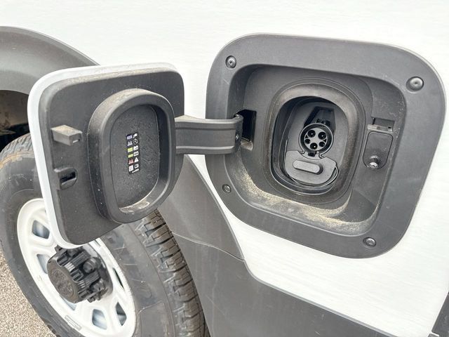 Used 2024 Chevrolet Brightdrop 400 w/ Commercial Equipment Package AWD/4WD image 13