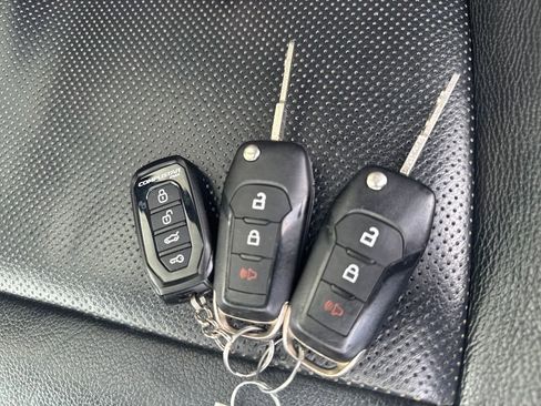 Used 2019 Ford F250 Lariat image 31