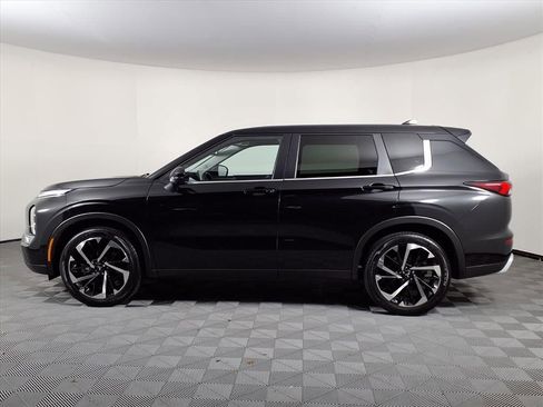 New 2024 Mitsubishi Outlander SE image 4