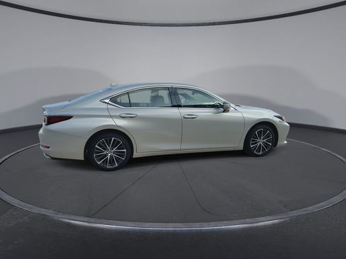 Used 2025 Lexus ES 350 w/ Premium Package FWD image 9