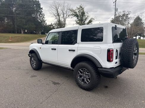 New 2025 Ford Bronco Badlands image 11